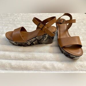 G.H. Bass & Co. Tan Platform Wedges with Snakeskin Detail Size 8